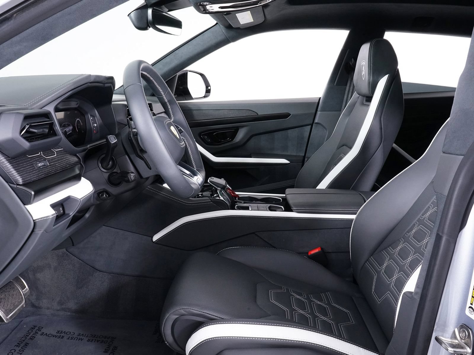 Used 2025 Lamborghini Urus SE AWD/4WD image 5