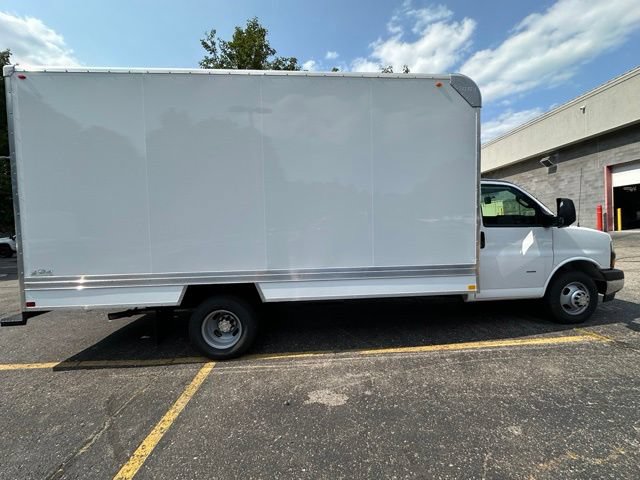 New 2025 Chevrolet Express 3500 w/ Power Convenience Package RWD image 4
