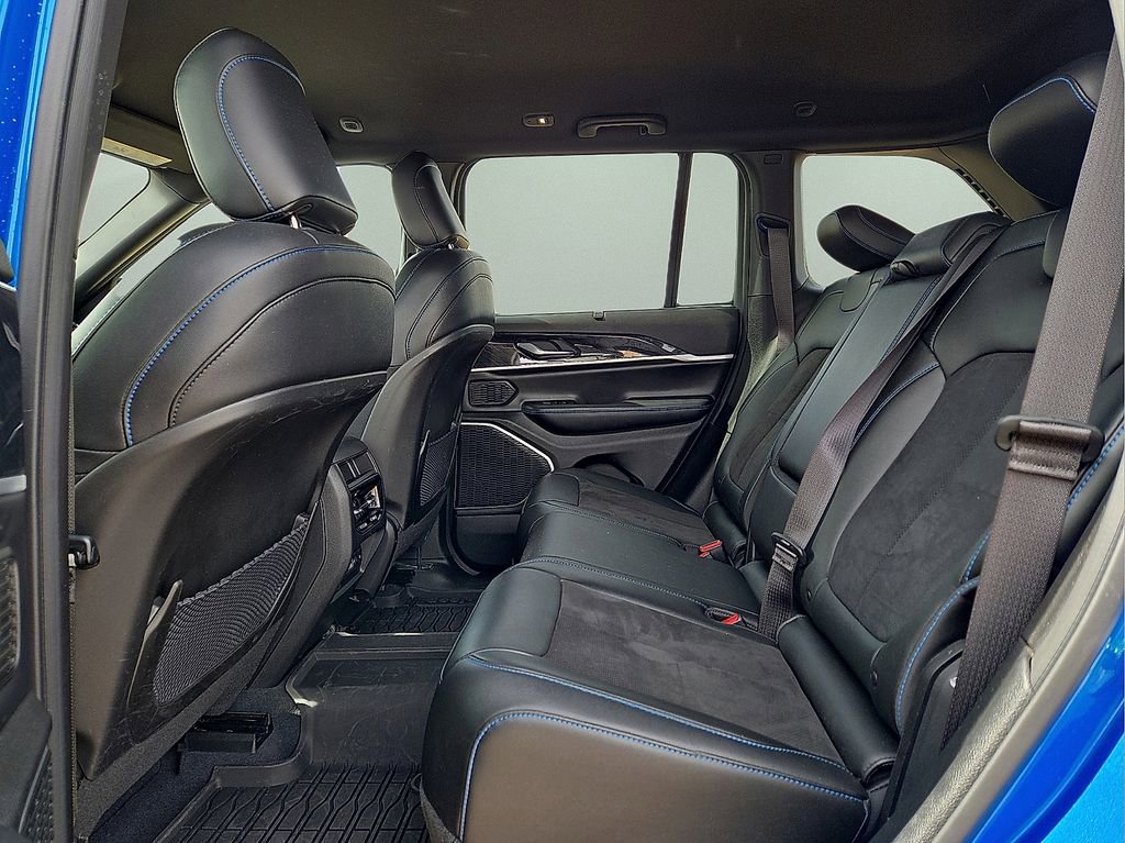 Used 2023 Jeep Grand Cherokee Trailhawk w/ Advanced Protech Group II AWD/4WD image 18