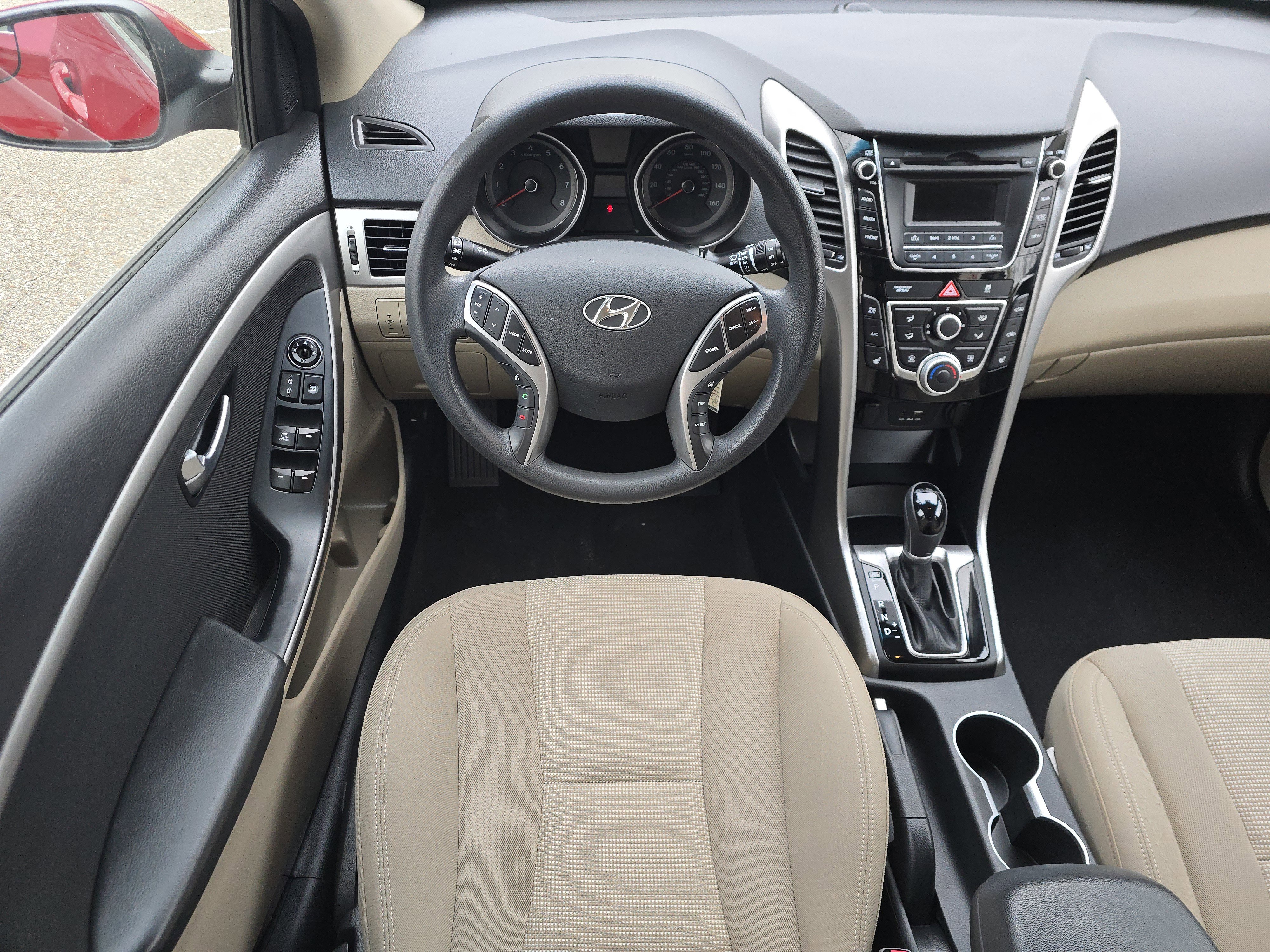 Used 2016 Hyundai Elantra GT image 17