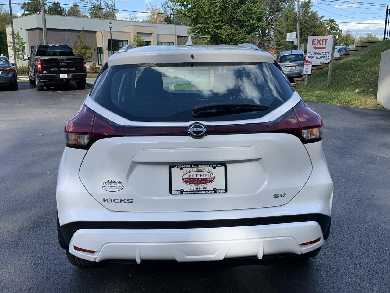 Used 2023 Nissan Kicks SV FWD image 4