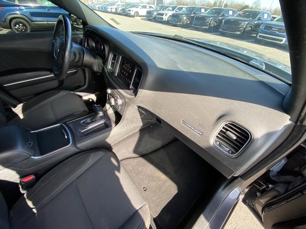 Used 2020 Dodge Charger SXT image 29