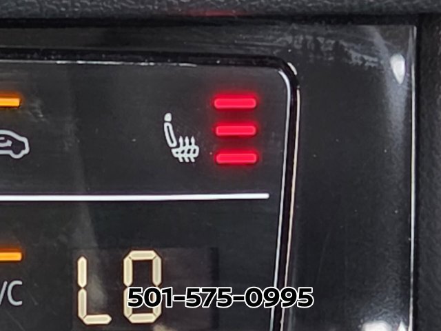 Used 2025 Volkswagen Jetta SE FWD image 26
