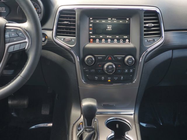 Used 2019 Jeep Grand Cherokee Laredo image 32