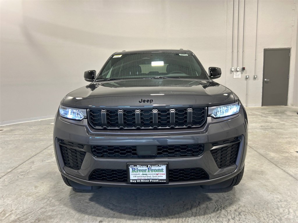 New 2026 Jeep Grand Cherokee Laredo image 3