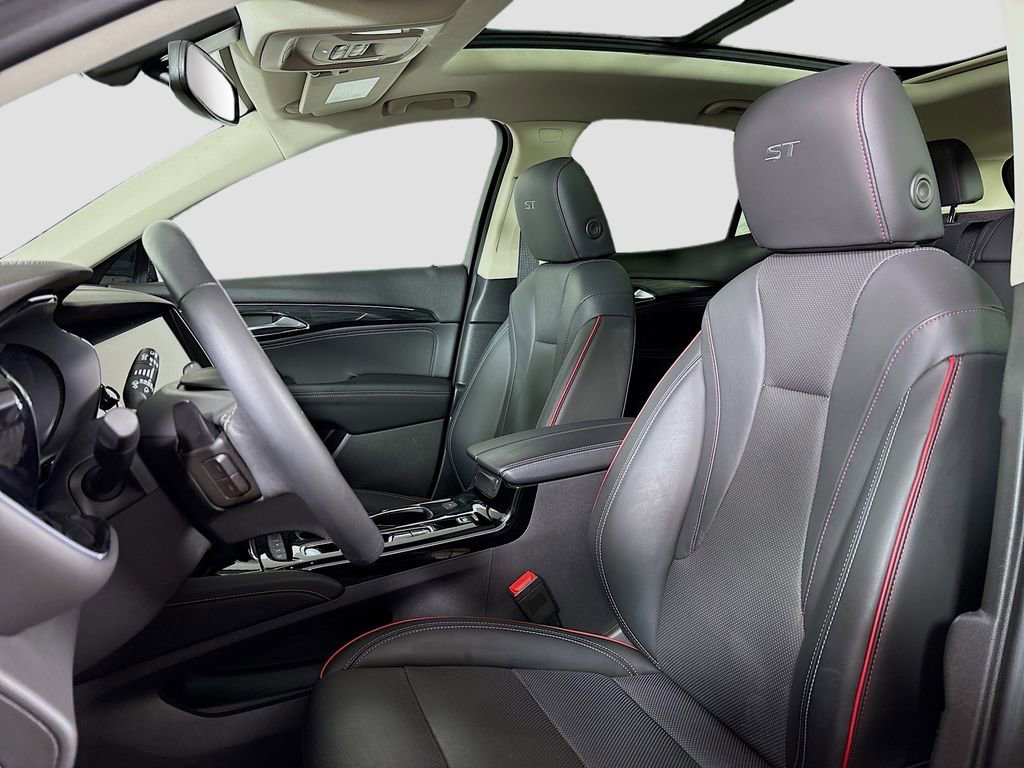 Certified 2023 Buick Envision Essence w/ Sport Touring Package image 24