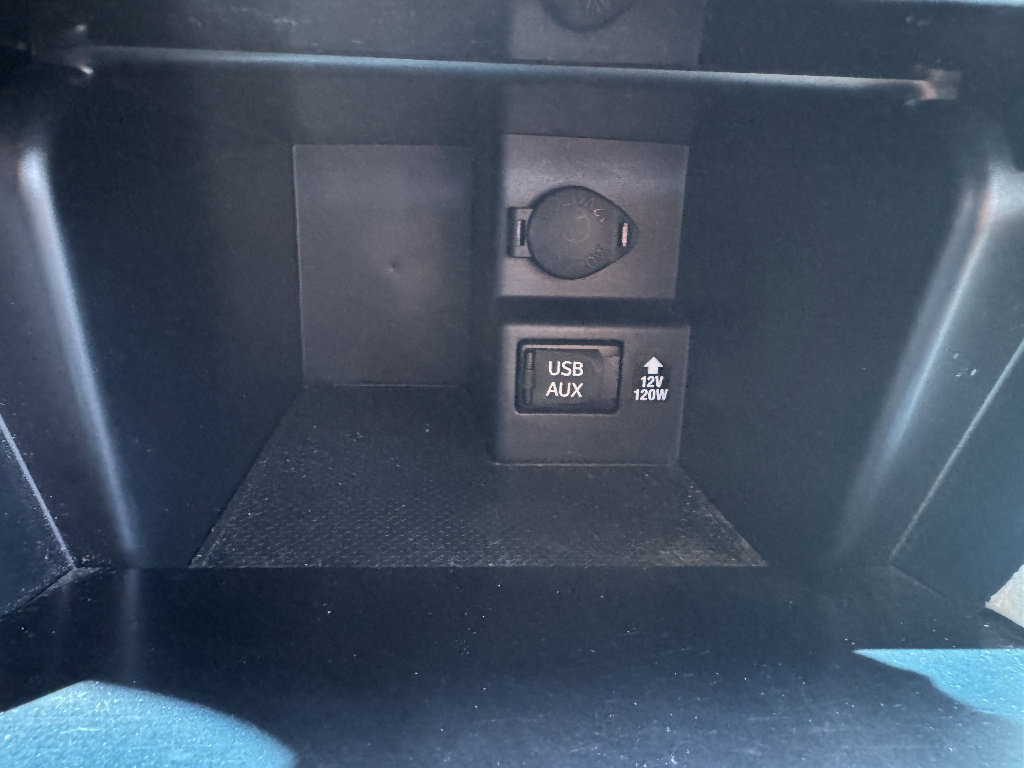 Used 2014 Toyota Camry LE FWD image 17