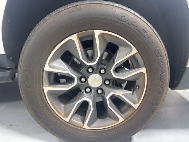 Used 2022 Chevrolet Suburban LT RWD image 9