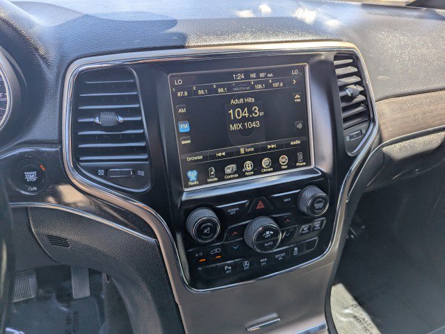 Used 2017 Jeep Grand Cherokee Limited w/ Luxury Group II AWD/4WD image 19