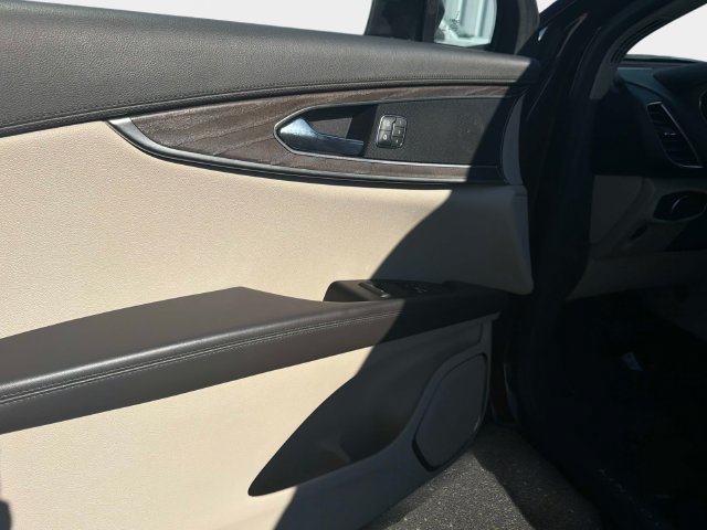Used 2018 Lincoln MKX Reserve w/ Driver Assistance Package AWD/4WD image 14