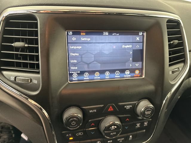 Used 2018 Jeep Grand Cherokee Laredo AWD/4WD image 12