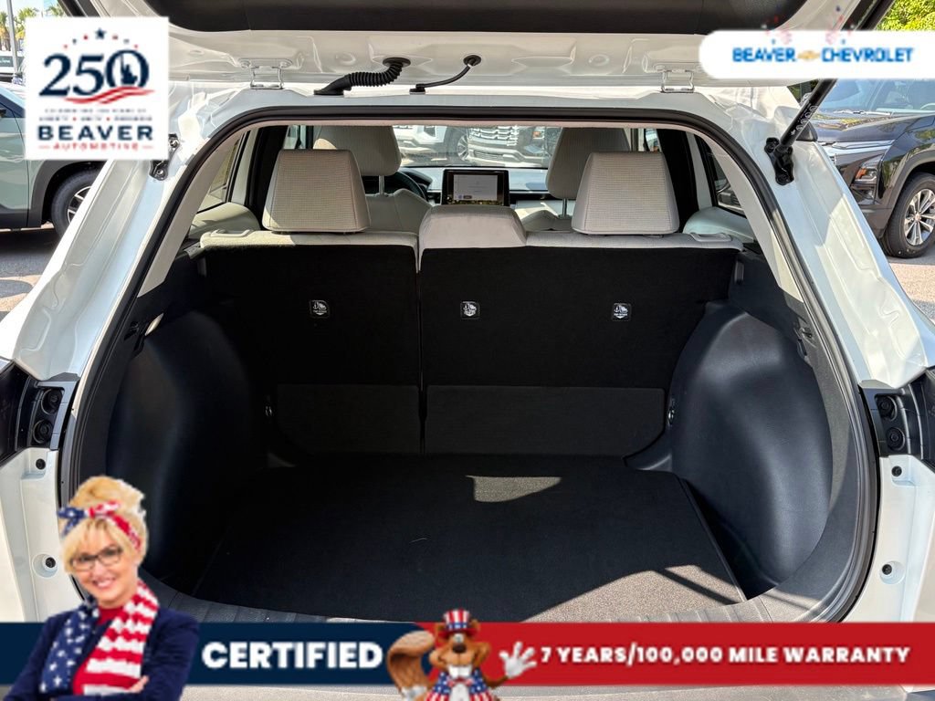 Used 2025 Toyota Corolla Cross LE FWD image 11