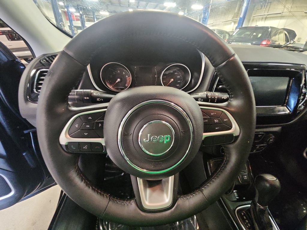 Used 2019 Jeep Compass Latitude AWD/4WD image 16