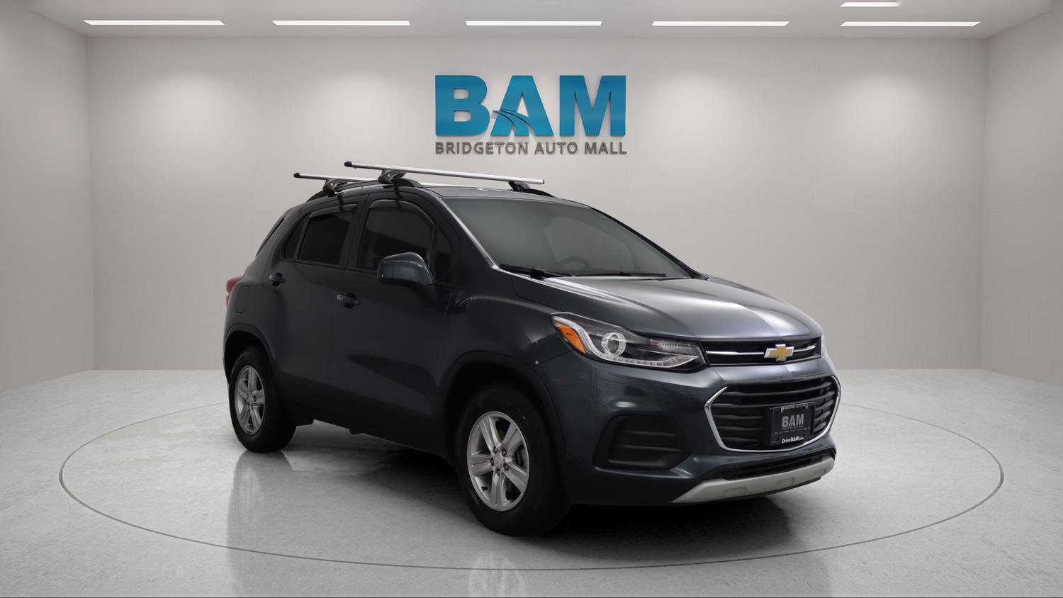 Used 2022 Chevrolet Trax LT w/ LT Convenience Package image 1