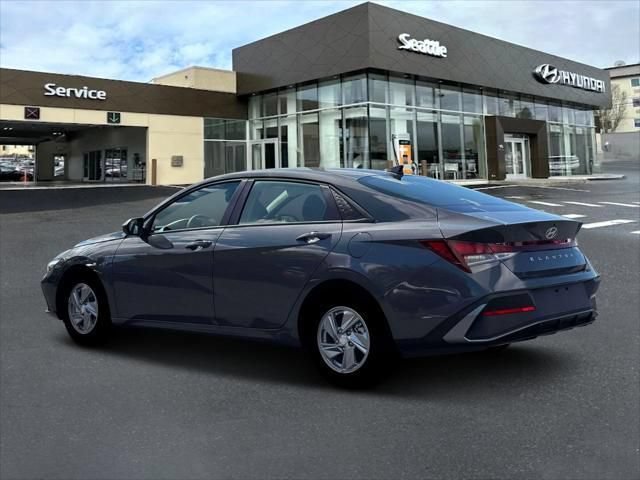 New 2026 Hyundai Elantra SE FWD image 4