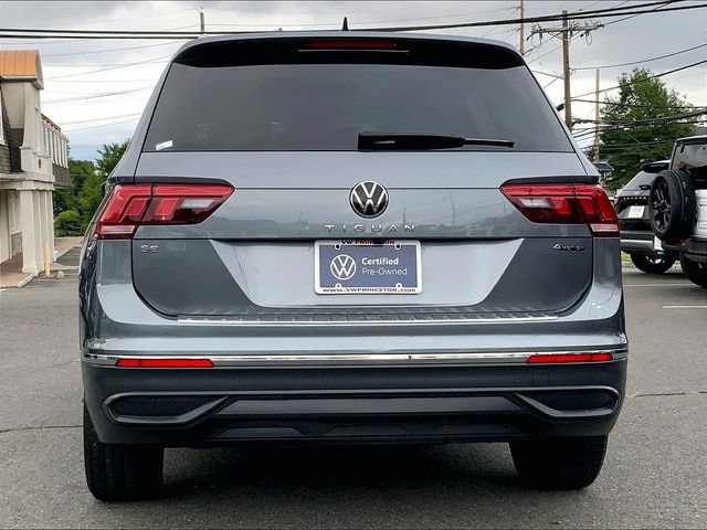 Used 2023 Volkswagen Tiguan SE w/ Panoramic Sunroof Package AWD/4WD image 6