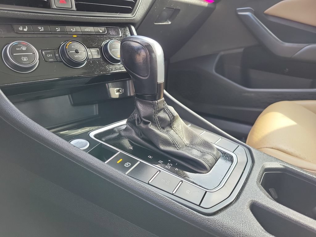 Used 2020 Volkswagen Jetta SEL FWD image 31