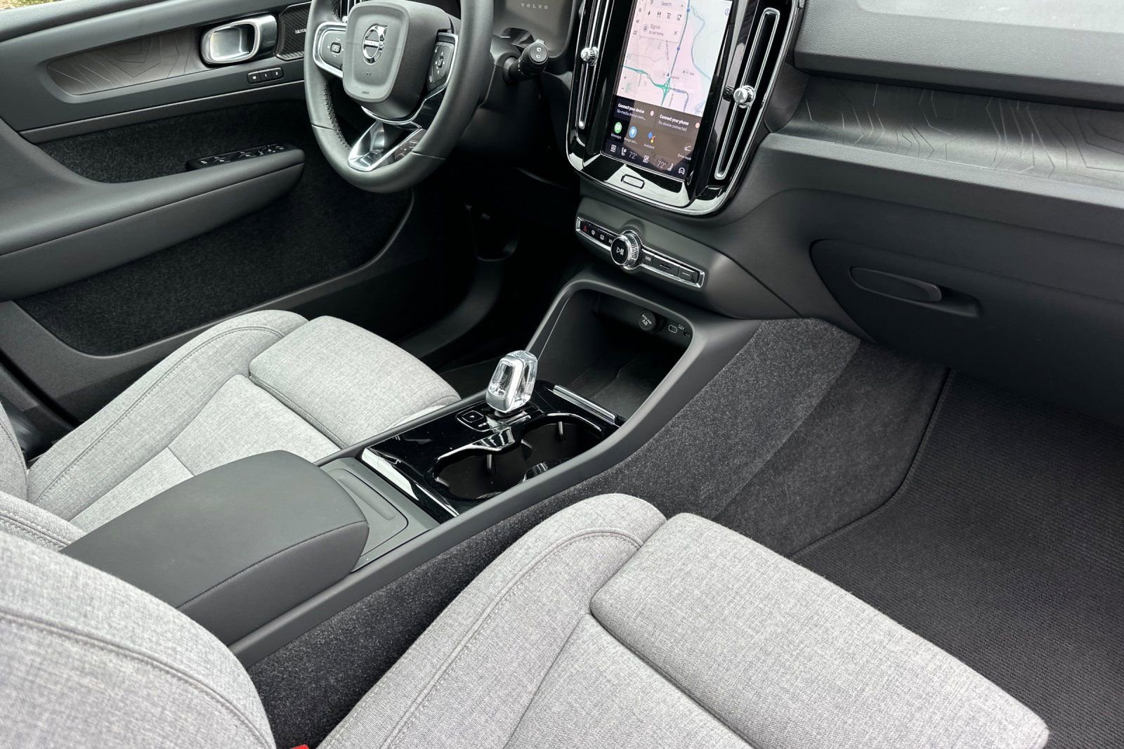 Used 2023 Volvo XC40 Recharge Ultimate image 17