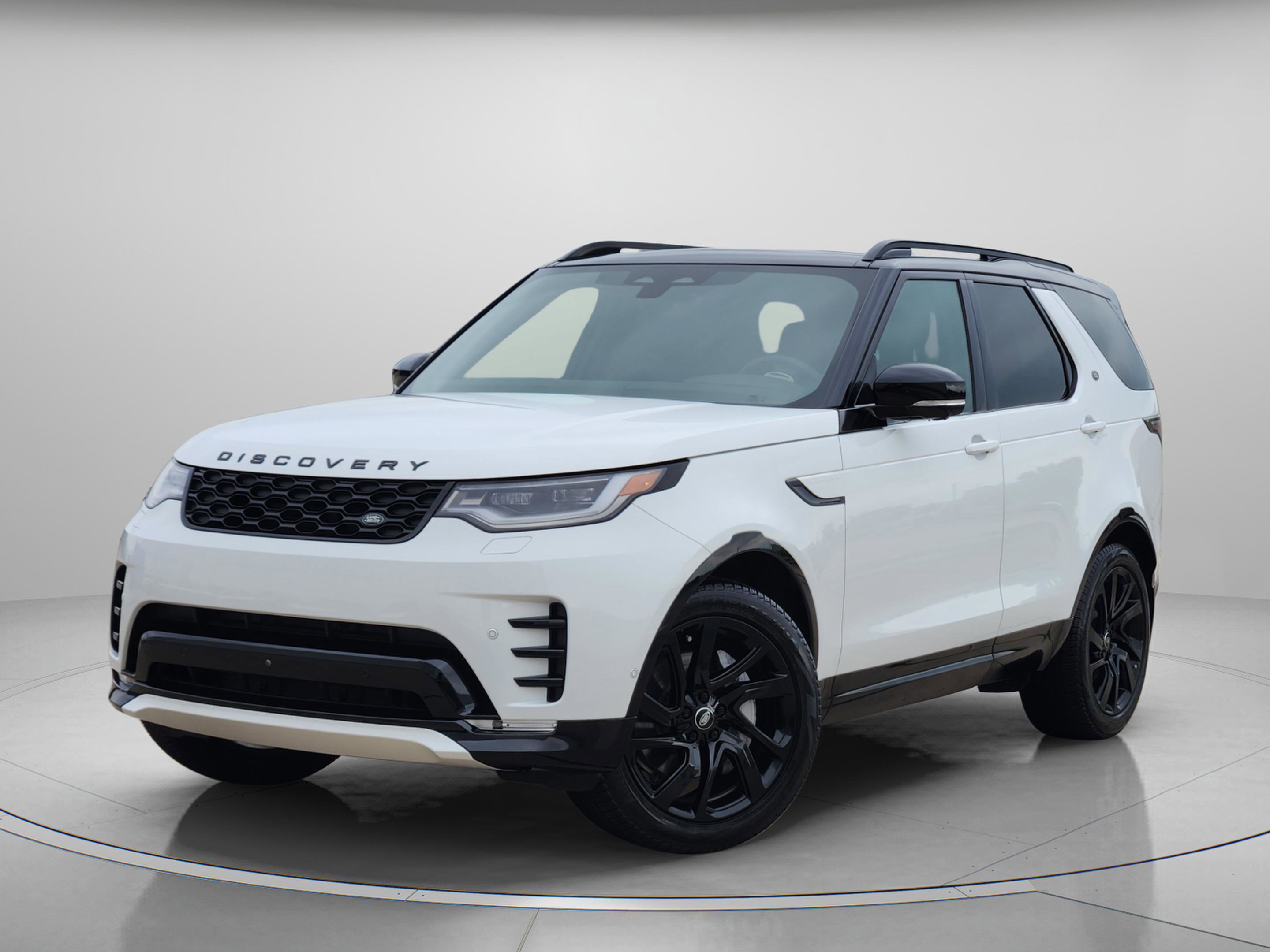 Used 2025 Land Rover Discovery Dynamic SE