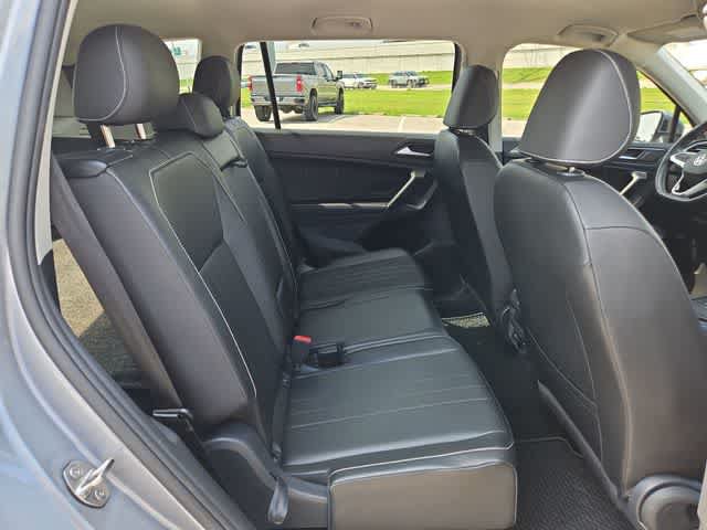 Used 2024 Volkswagen Tiguan SE FWD image 17