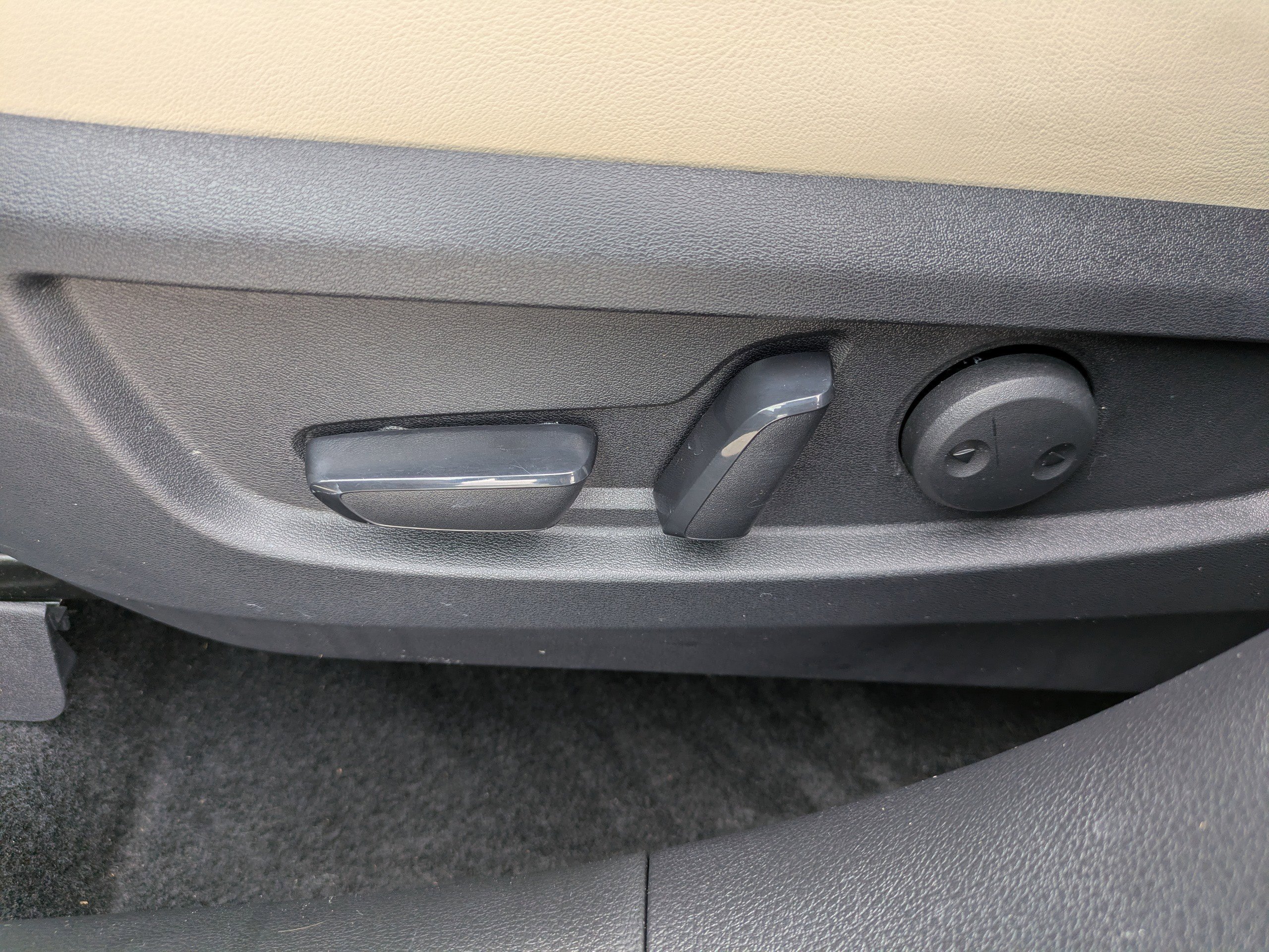 Used 2019 INFINITI QX50 Essential w/ Premium Heat Package image 20