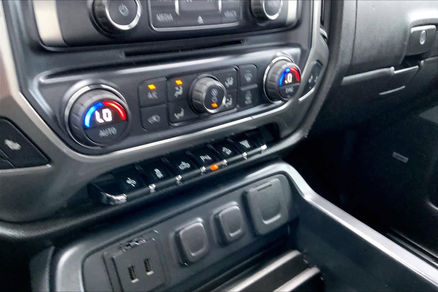 Used 2016 Chevrolet Silverado 3500 LT w/ LT Convenience Package AWD/4WD image 33
