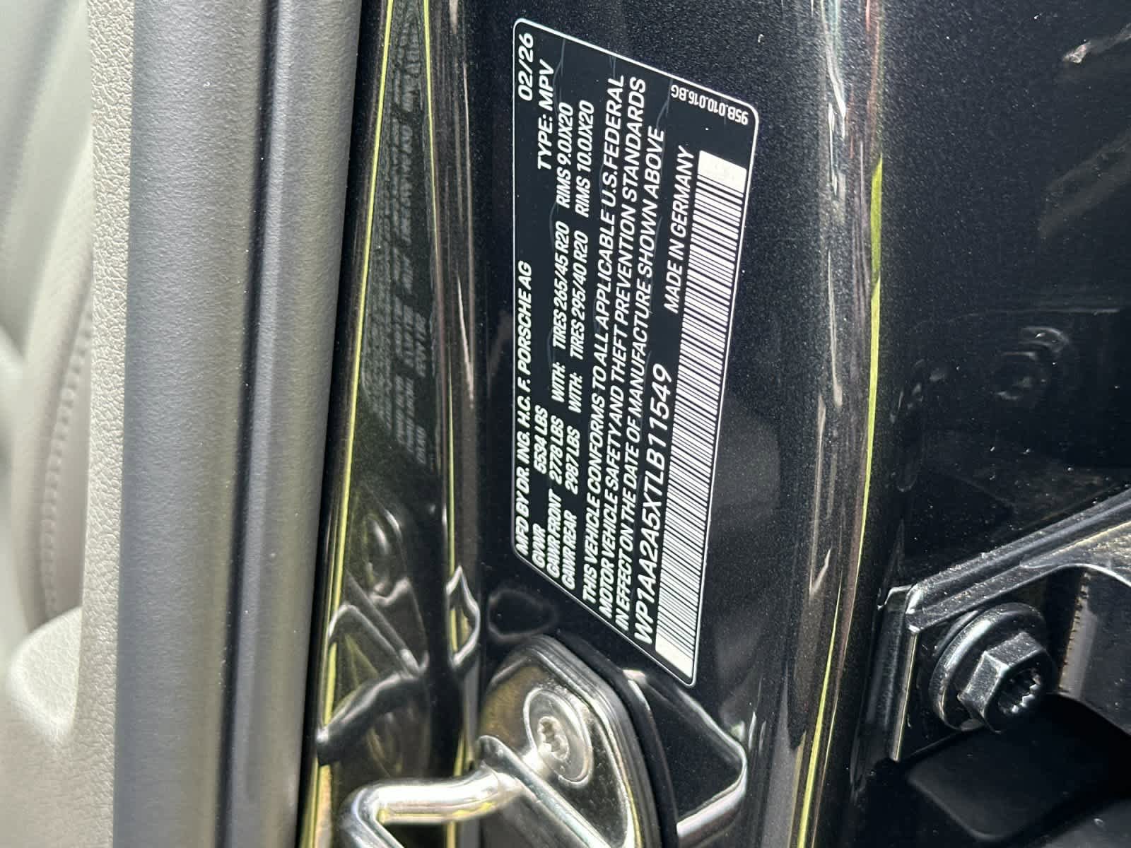 New 2026 Porsche Macan AWD/4WD image 33