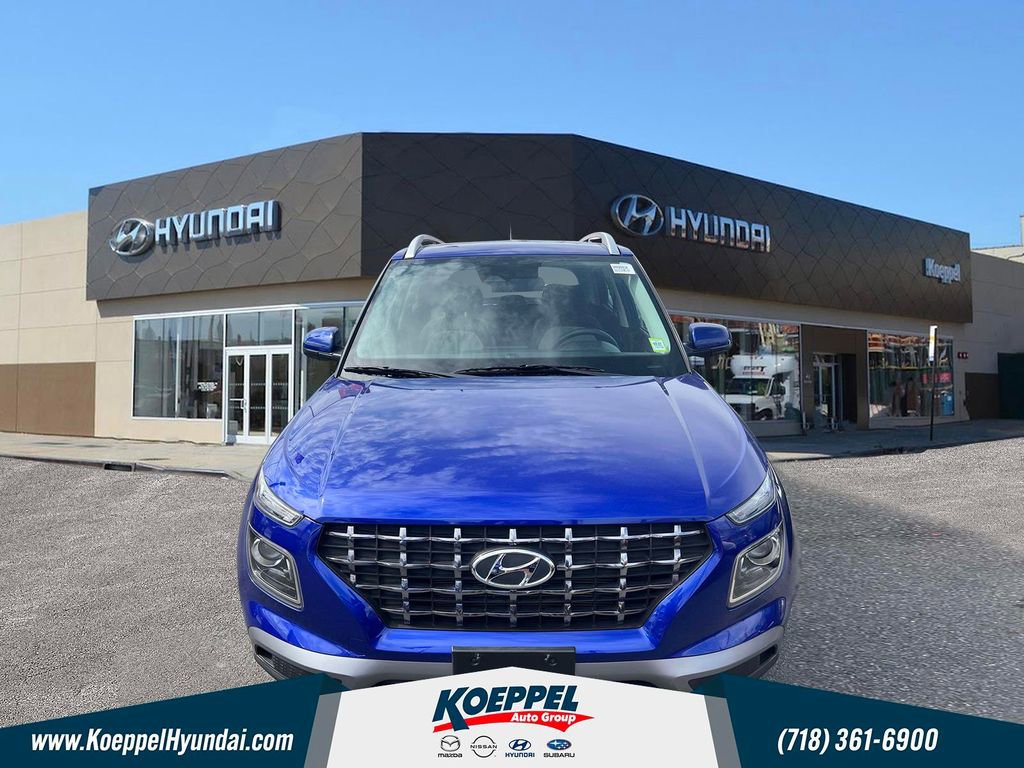 Certified 2025 Hyundai Venue SEL image 2