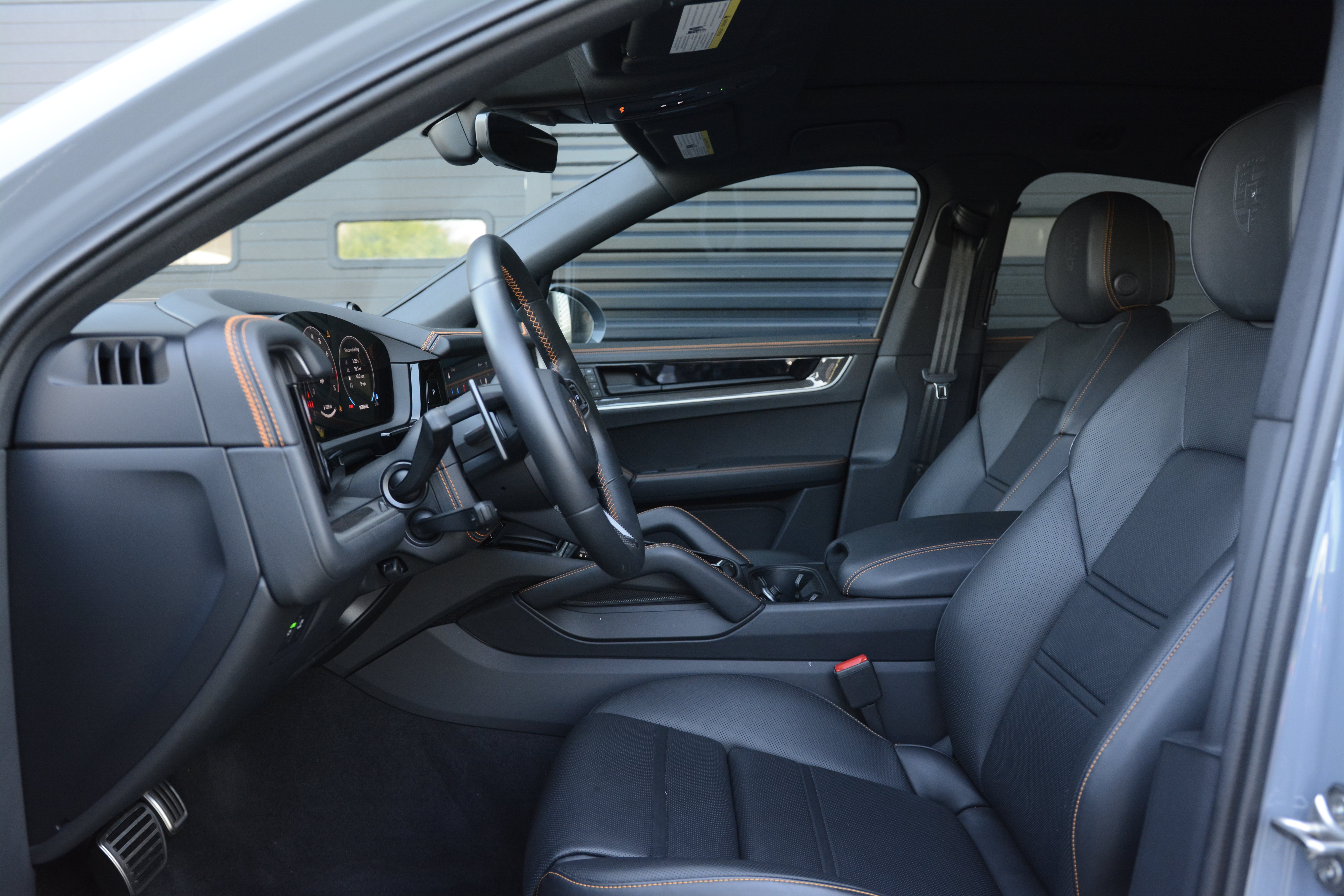 Certified 2025 Porsche Cayenne S AWD/4WD image 16