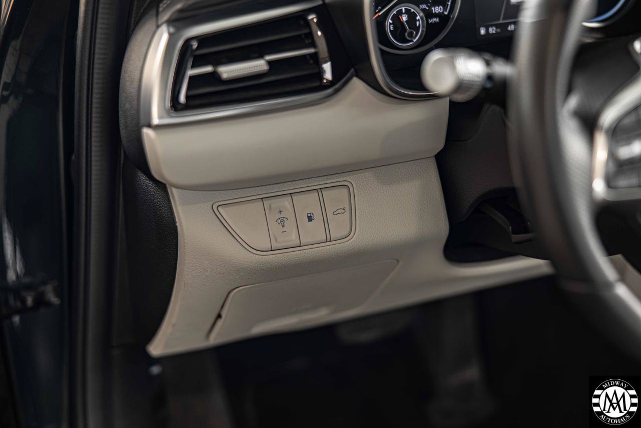 Used 2025 Genesis G70 2.5T RWD image 34