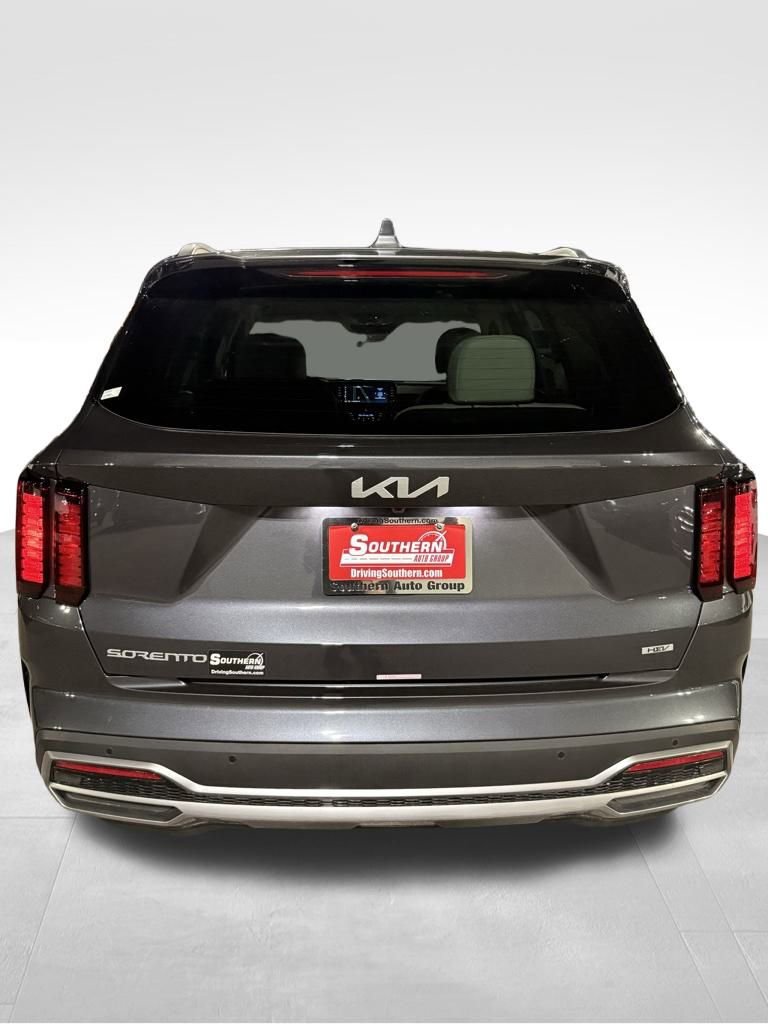 Certified 2024 Kia Sorento EX image 3