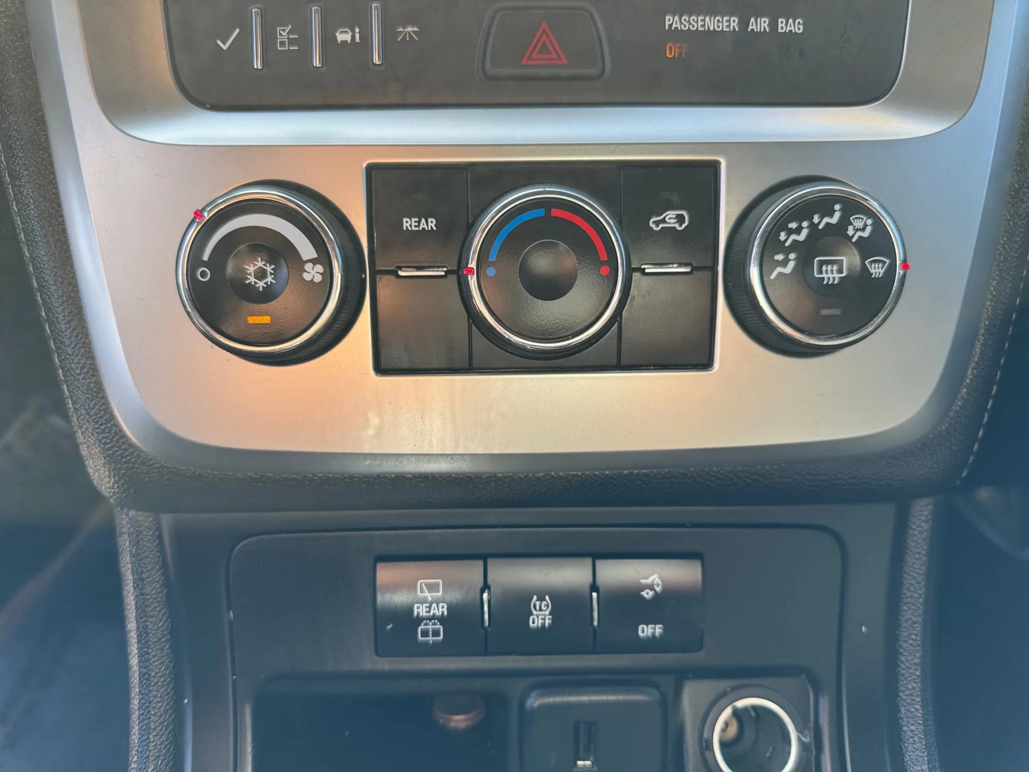 Used 2016 GMC Acadia SLE image 27