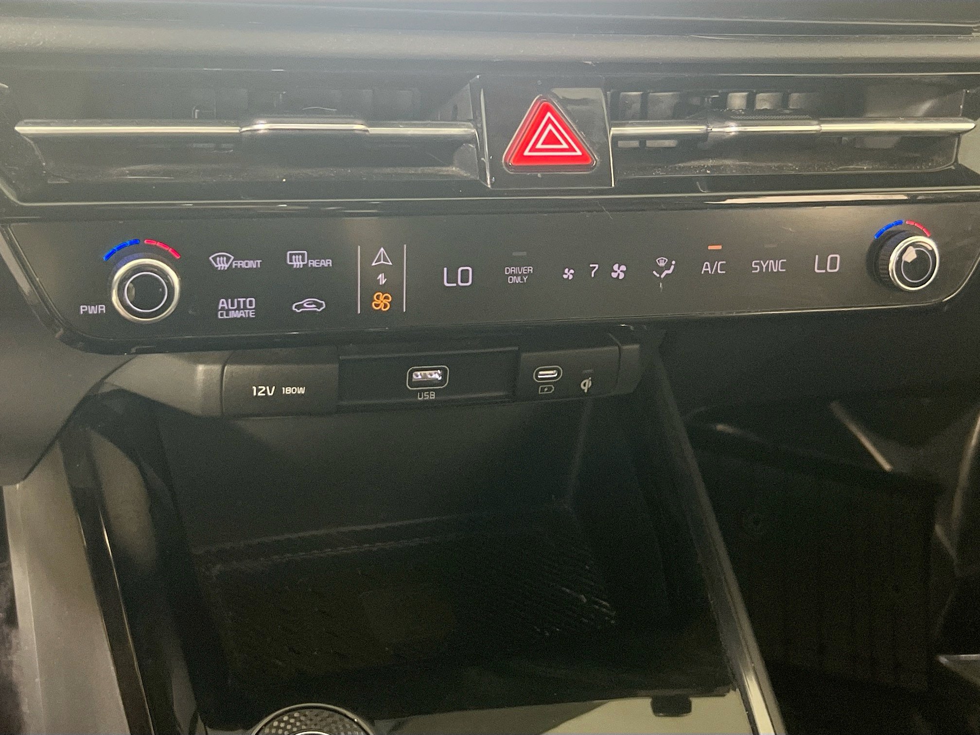 Used 2023 Kia Niro SX Touring FWD image 16