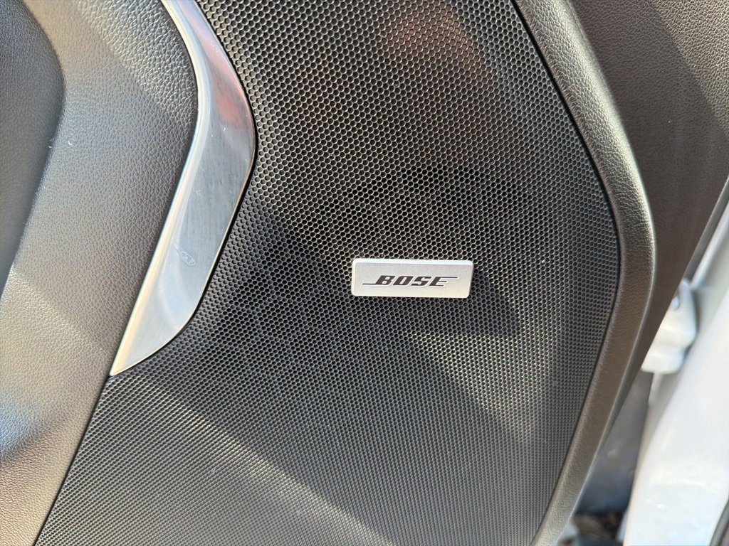 Used 2021 GMC Yukon XL SLT w/ SLT Luxury Package image 19