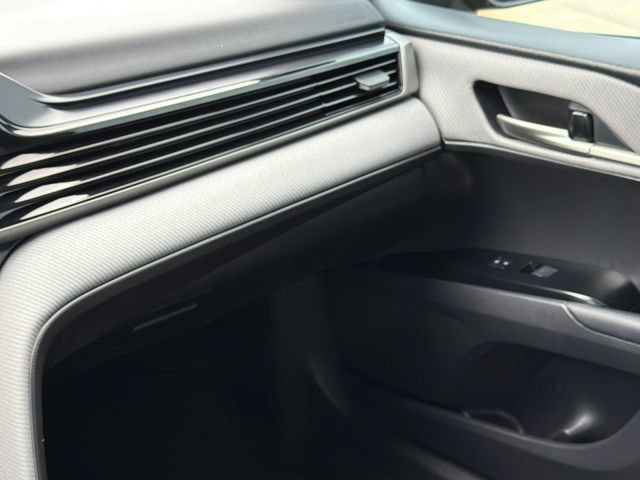 Used 2026 Toyota Camry SE w/ Convenience Package FWD image 15