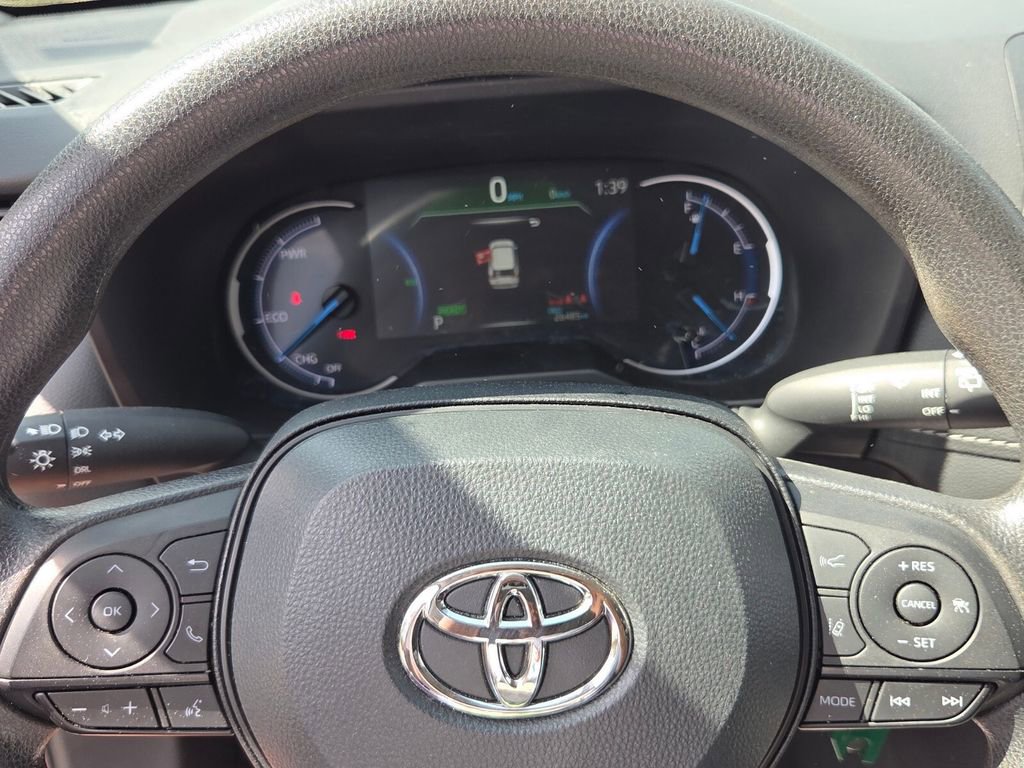 Used 2025 Toyota RAV4 LE AWD/4WD image 22