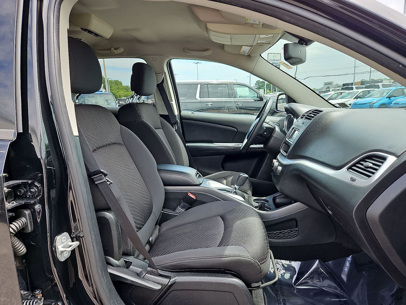 Used 2014 Dodge Journey SE w/ Flexible Seating Group FWD image 31
