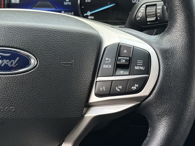 Used 2022 Ford Explorer Limited w/ Equipment Group 301A RWD image 14
