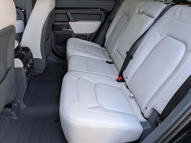 New 2026 Land Rover Defender 110 X-Dynamic SE image 15