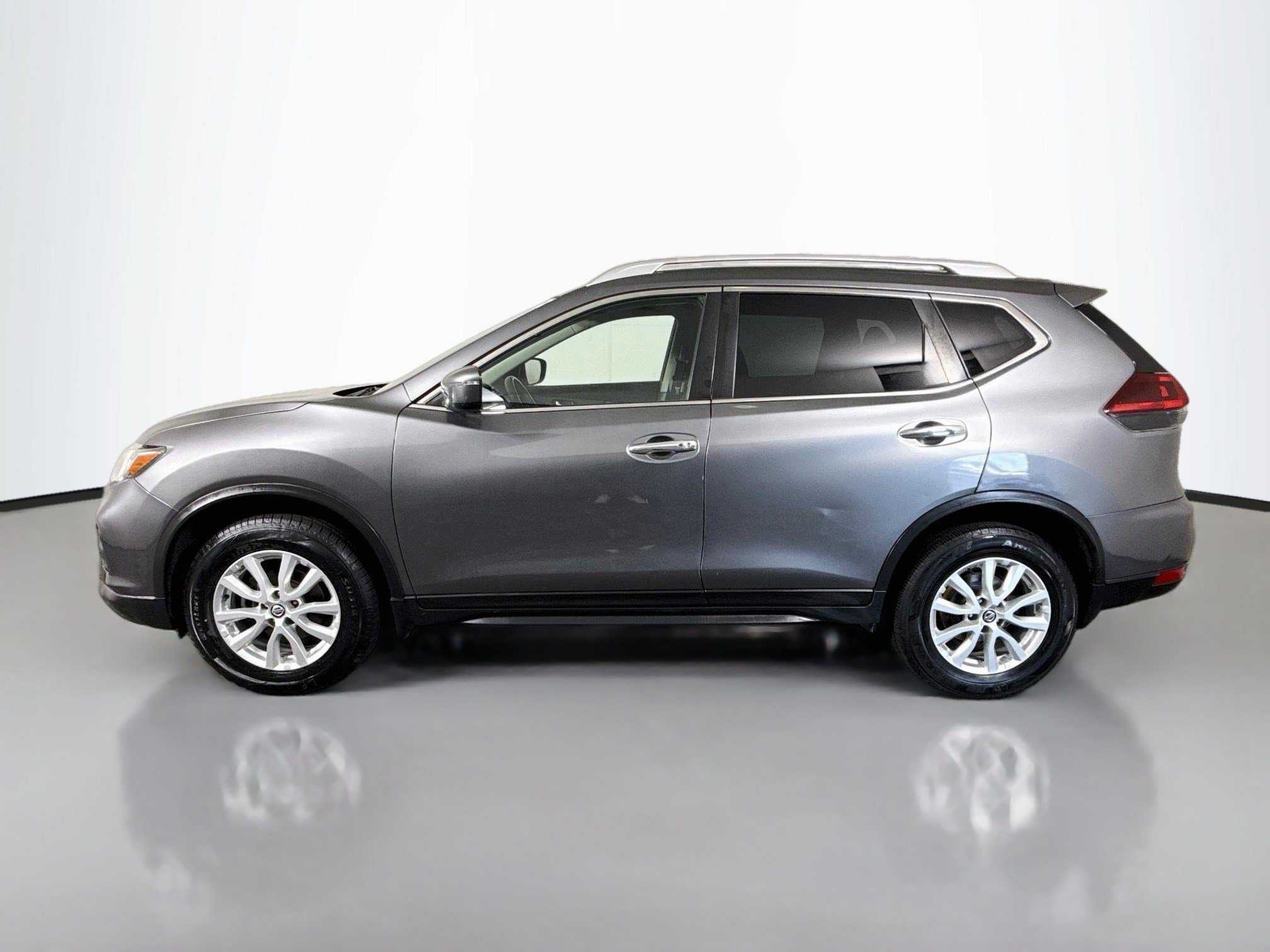 Used 2020 Nissan Rogue SV AWD/4WD image 6