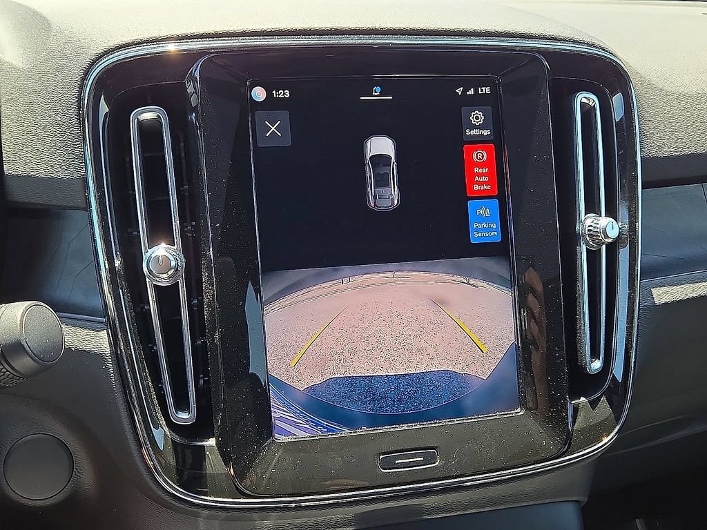 Certified 2023 Volvo C40 Recharge Core AWD/4WD image 28