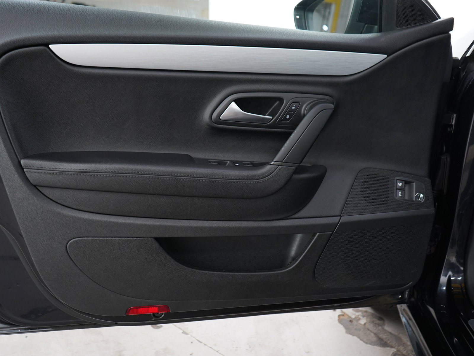 Used 2016 Volkswagen CC R-Line FWD image 17