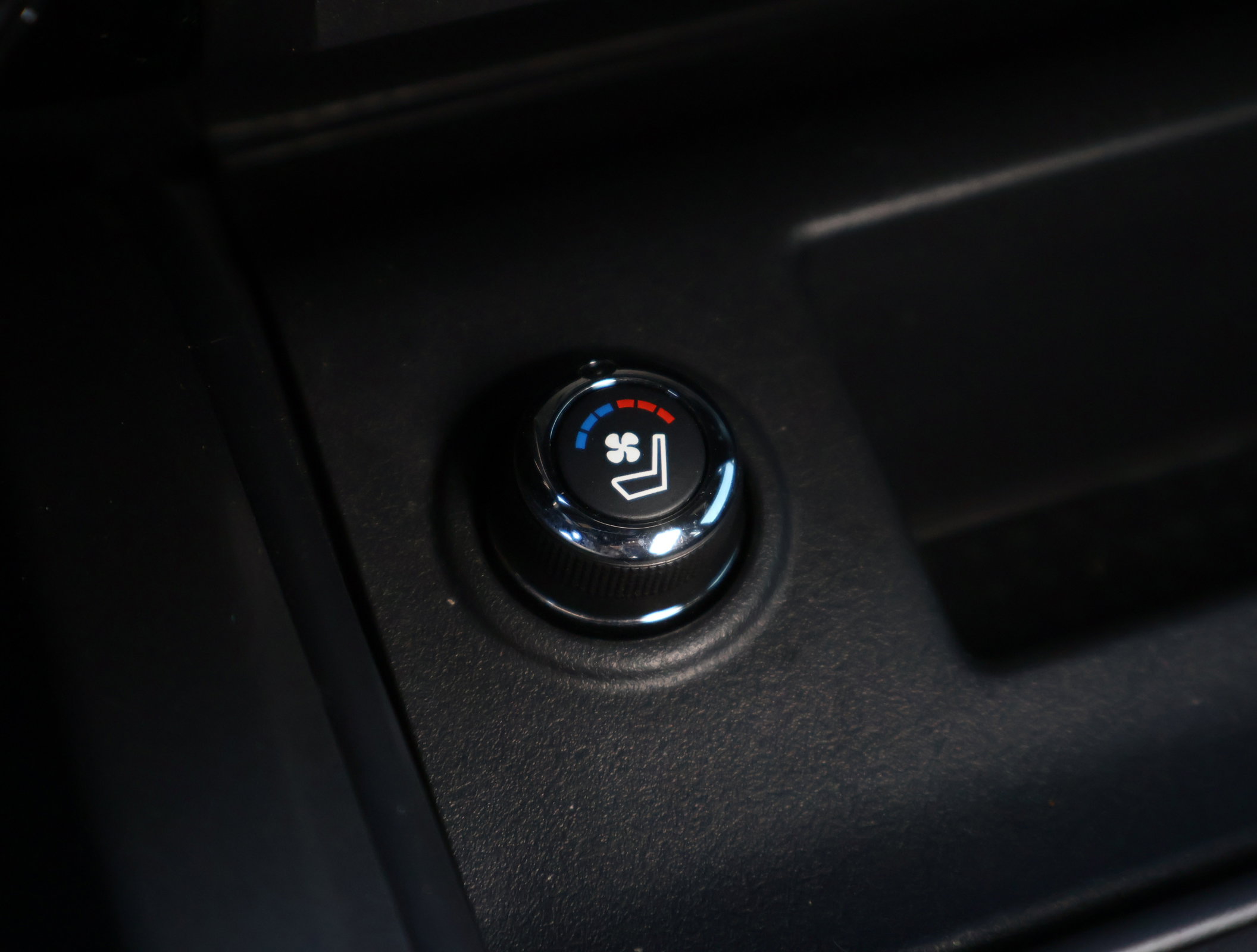 Used 2021 Nissan Titan Platinum Reserve w/ Off Road Protection Package image 23