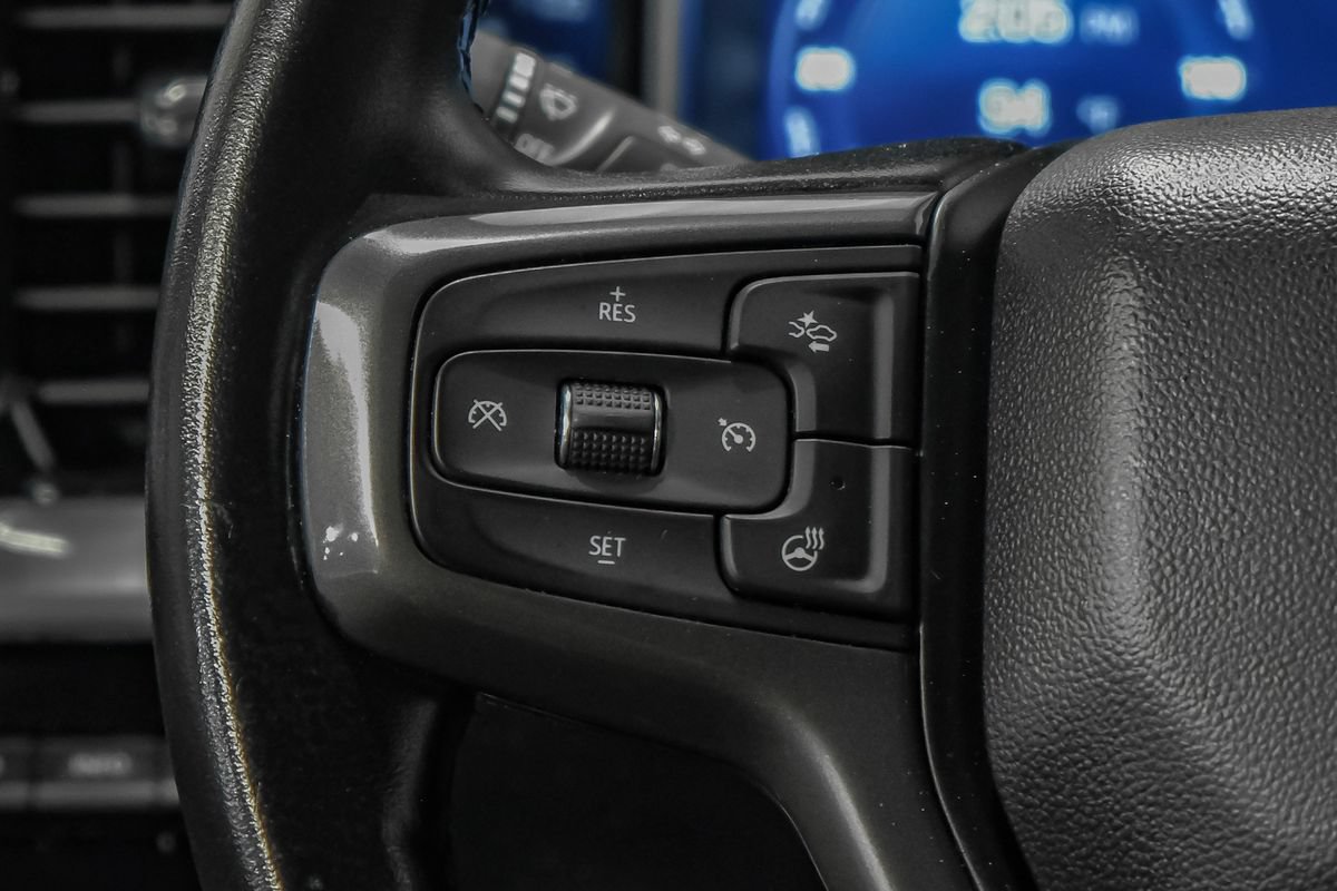 Used 2025 Chevrolet Silverado 3500 High Country w/ High Country Premium Package AWD/4WD image 16