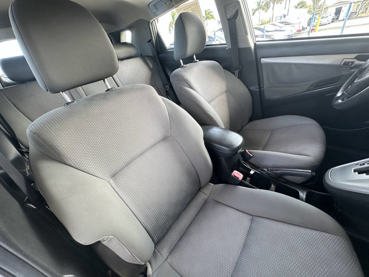 Used 2009 Toyota Matrix S FWD image 4