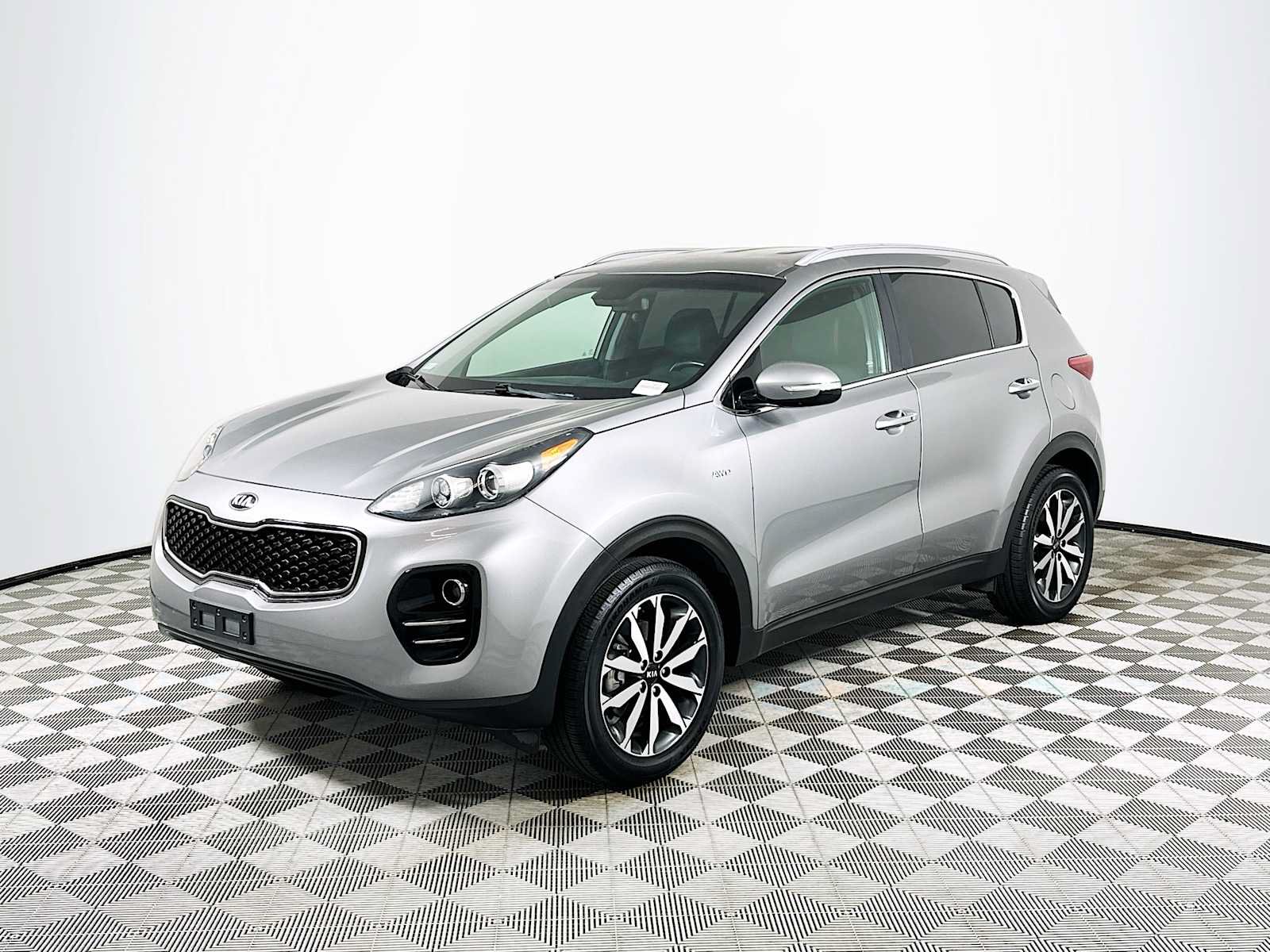 Used 2019 Kia Sportage EX AWD/4WD image 3