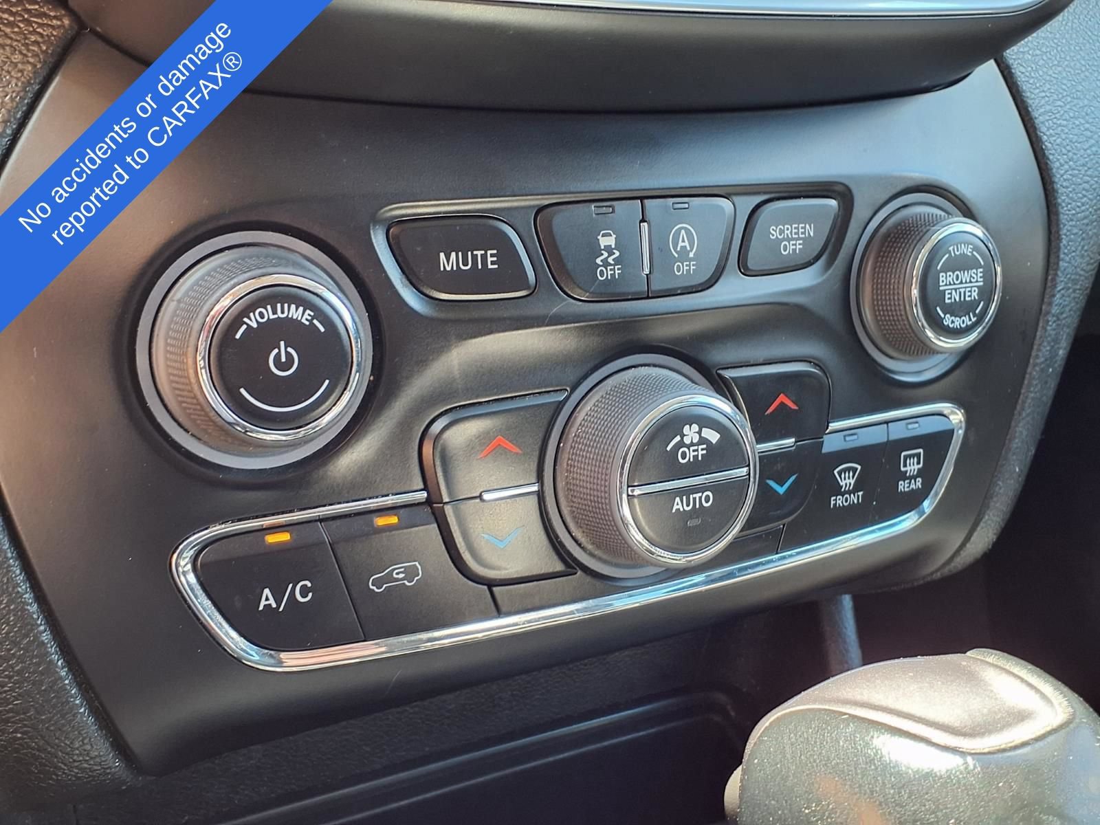 Used 2022 Jeep Cherokee Latitude Lux AWD/4WD image 28
