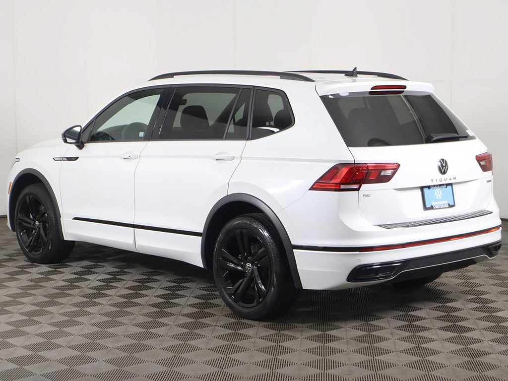 Used 2024 Volkswagen Tiguan SE R-Line AWD/4WD image 9