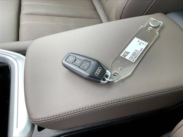 Used 2025 Audi Q5 Premium w/ Premium Plus AWD/4WD image 22