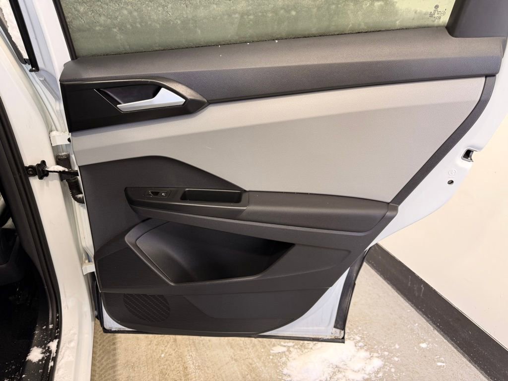 Used 2022 Volkswagen Taos SE image 24